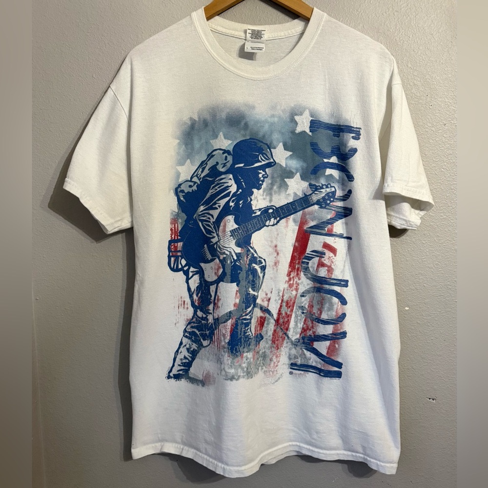 Bon Jovi “Because We Can Tour” 2013 T Shirt Rare Size L Gildan Heavy Cotton